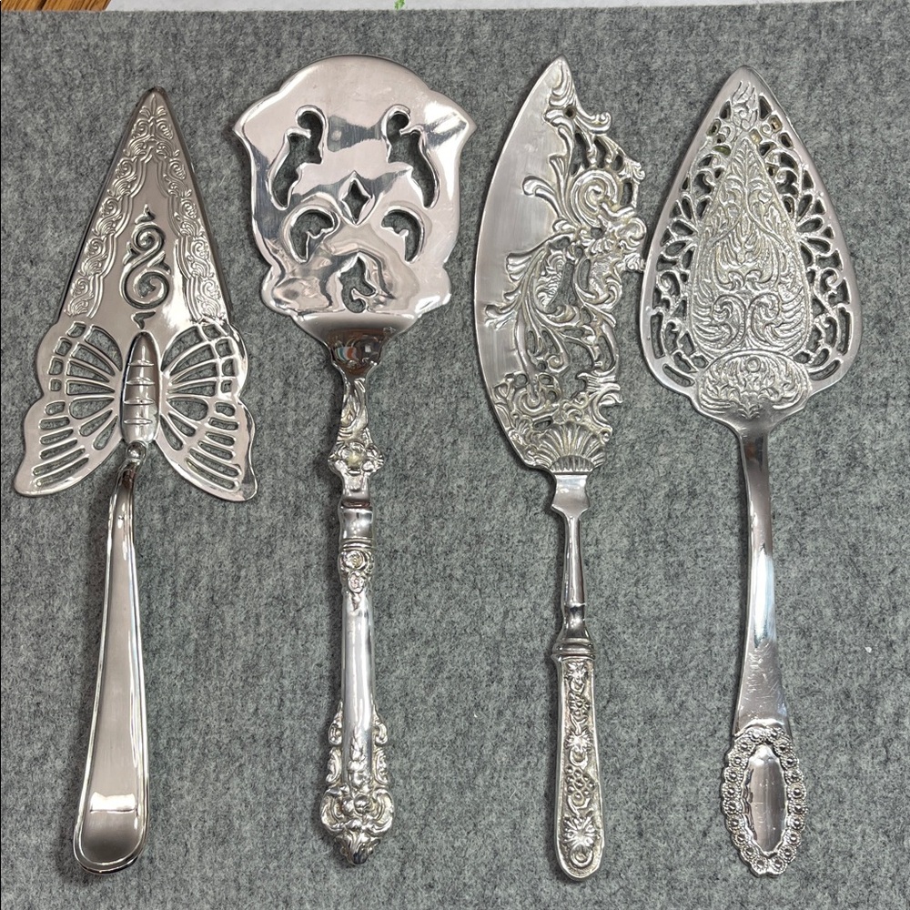 Elegant Silver Cake Server Set